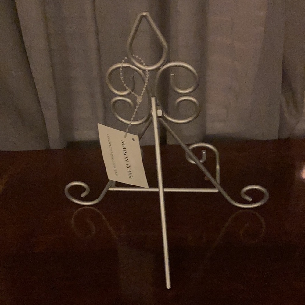 Easel - Picture 4 of 5